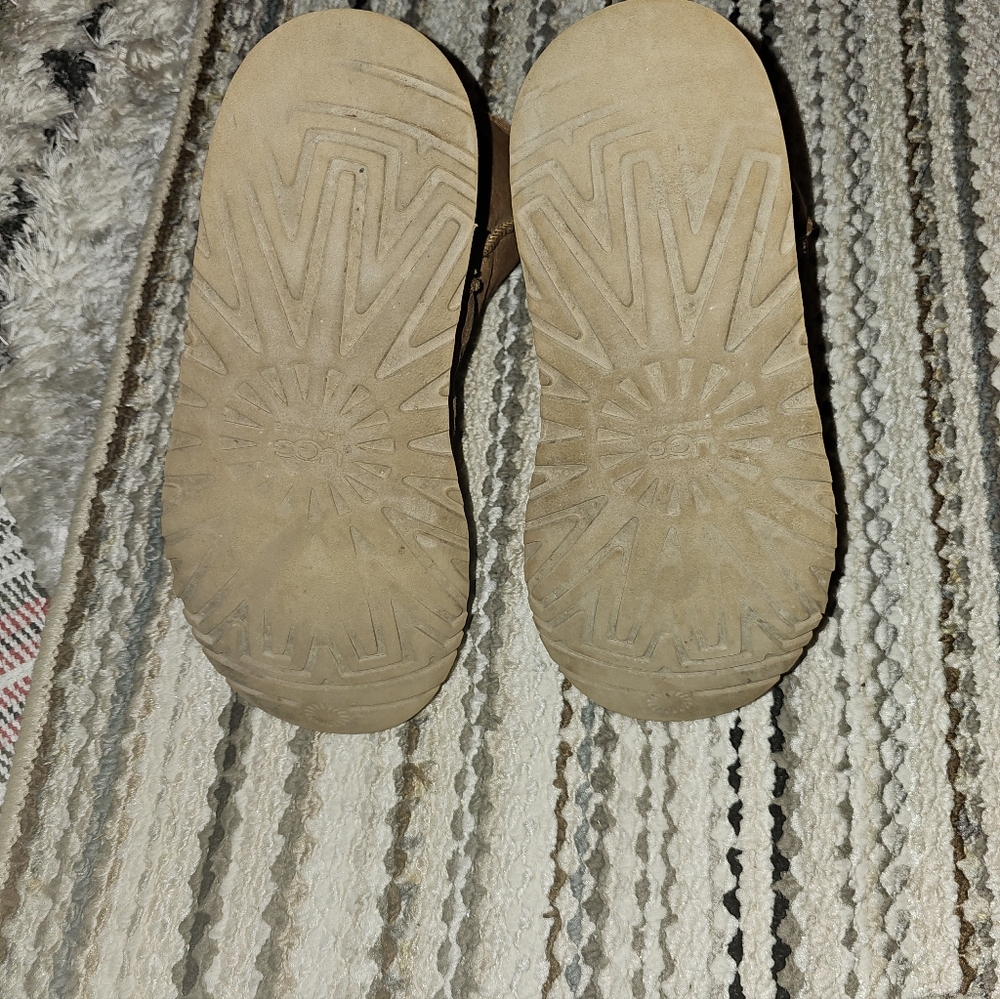 UGG Classic Short Chestnut Leather Shearling Lined Boots 6 PRE-OWNED - Picture 4 of 4